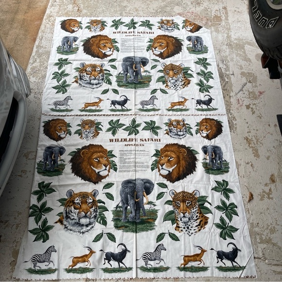 Other - Wildlife Safari Animal Print Fabric vintage
